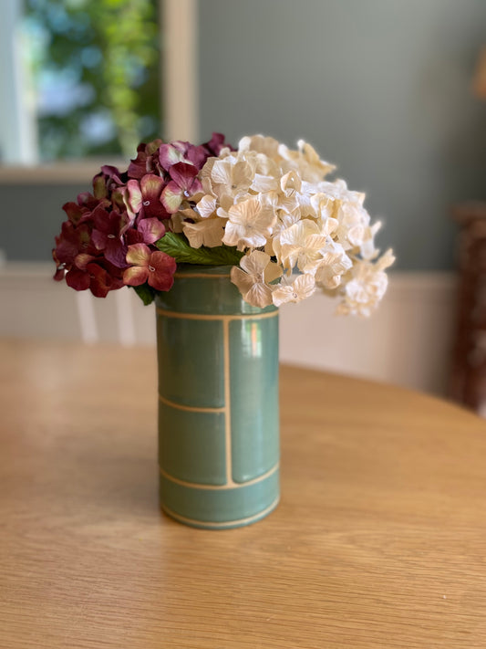 VASE The Centre court